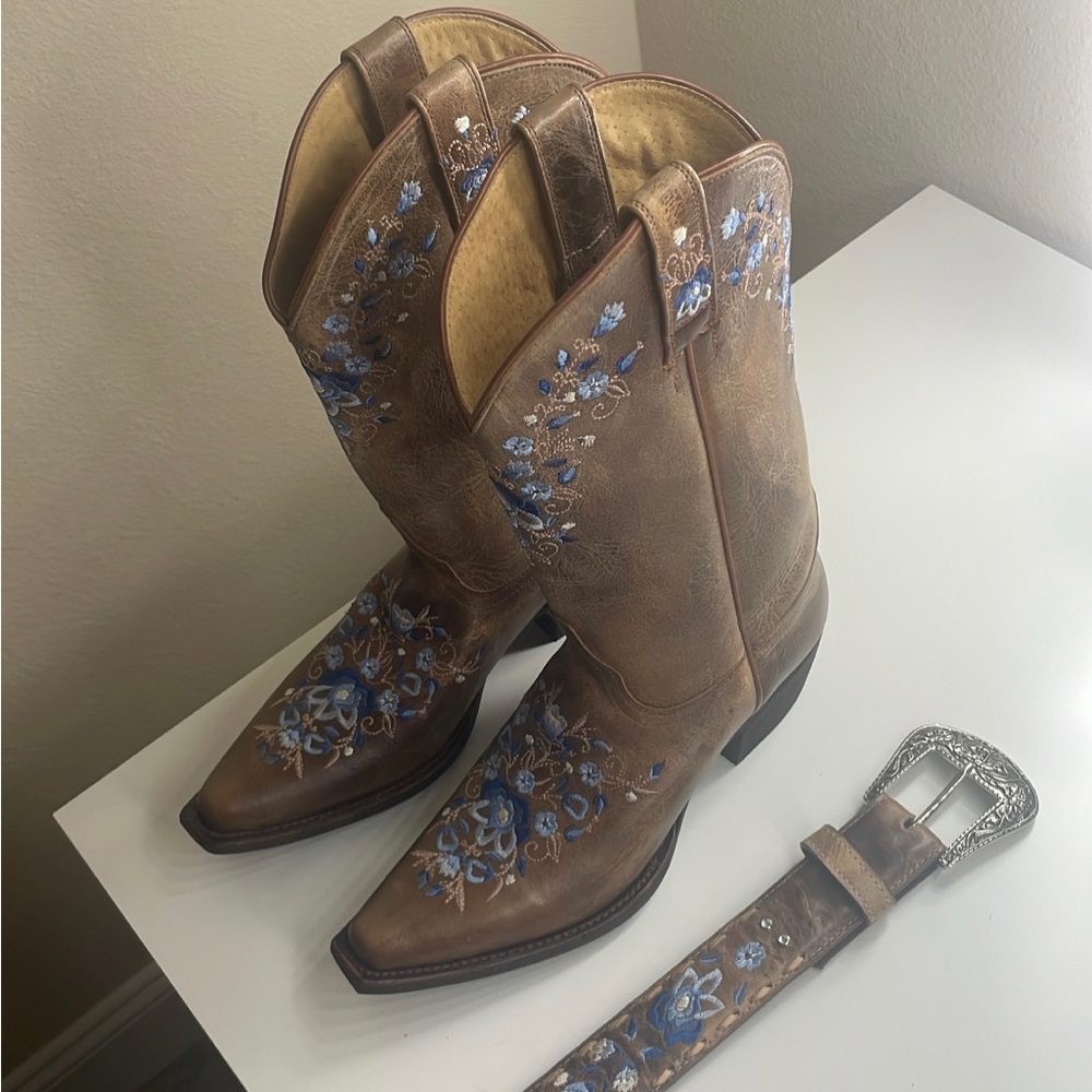 Shyanne Women's Analise Western Boots-Snip Toe w/ Shyanne Women's Belt